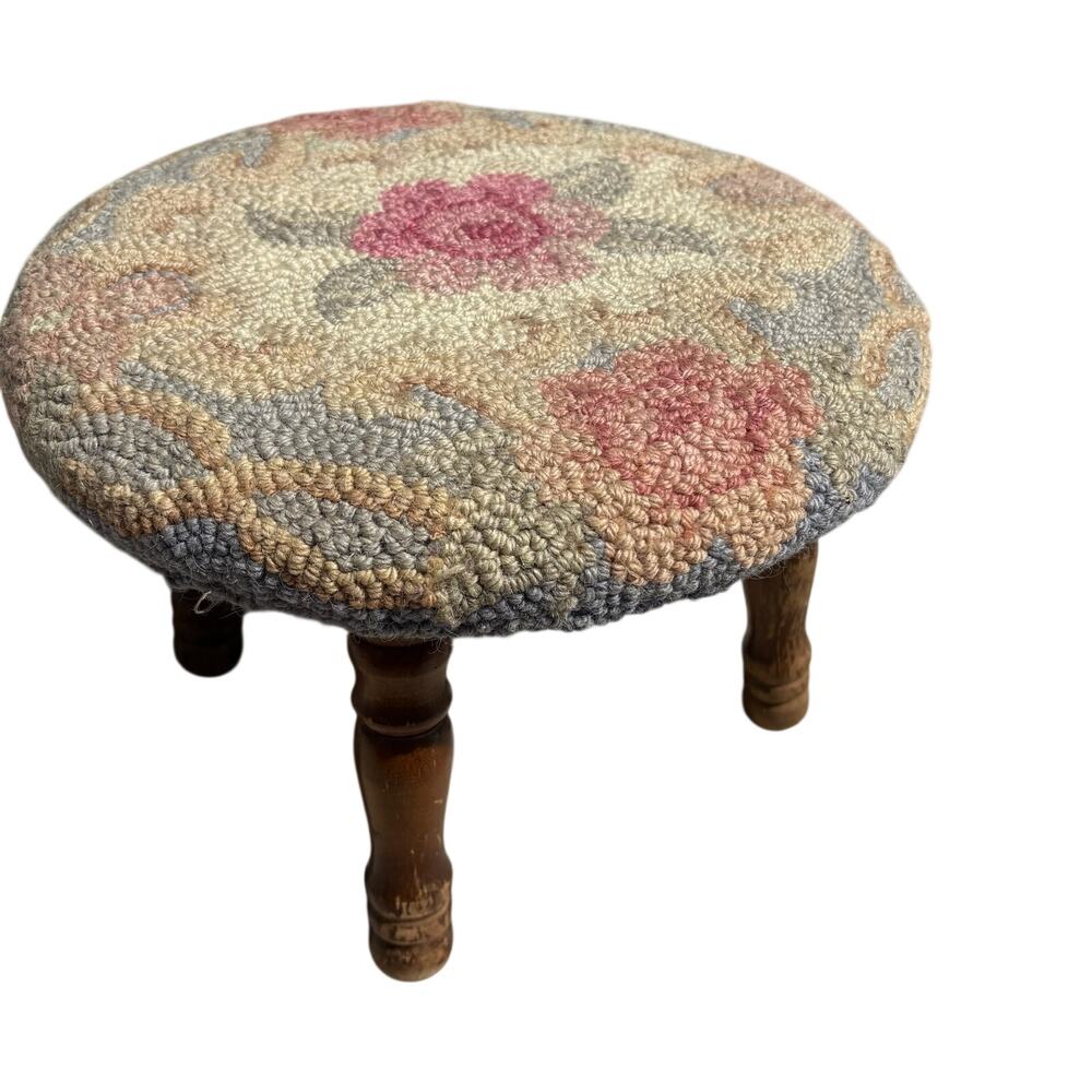 Vintage Foot Stool Floral Hook Rug Round Wood Base 4 Turned Leg Cottage Core